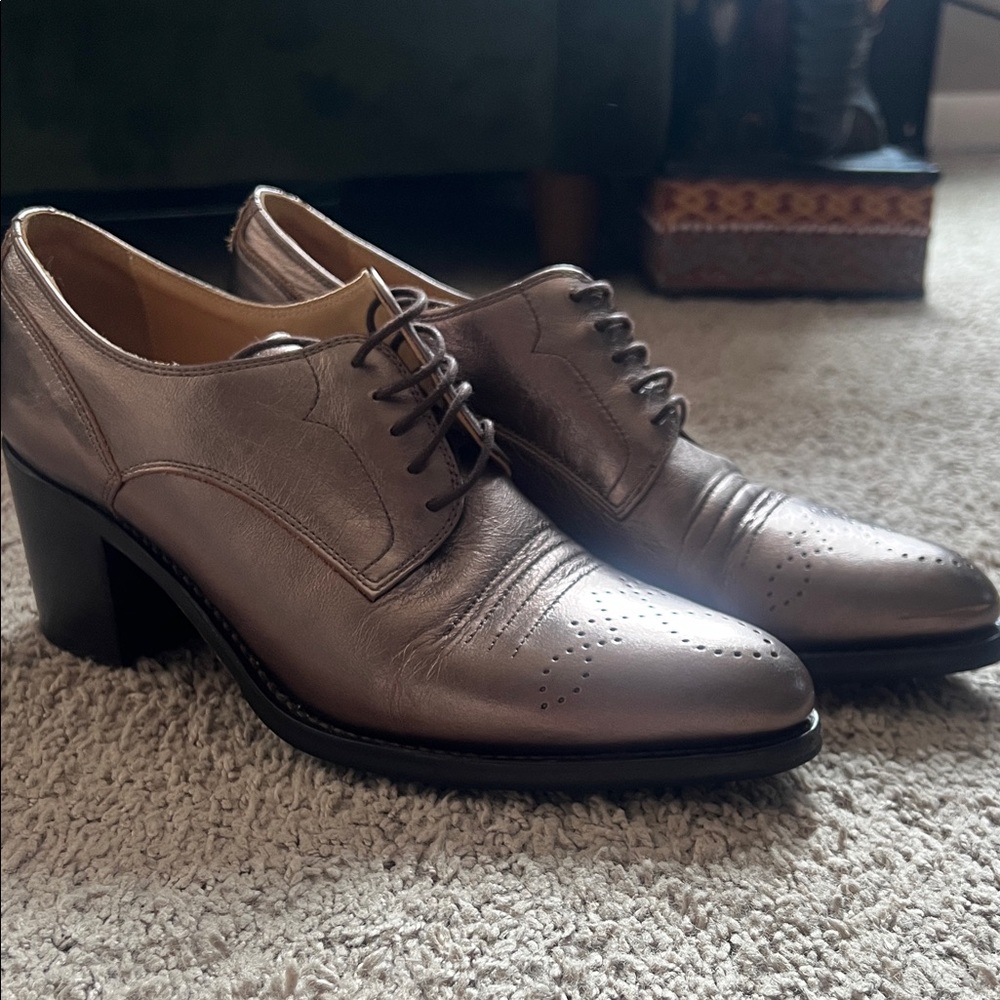 Women's Bronze Metallic Miss Button Oxfords Office of Angela Scott size 40